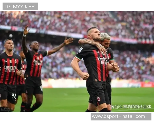 英超焦点战:曼联与AC米兰激战成平乌龙球成比赛转折点分析 英超焦点战:曼联与AC米兰激战成平乌龙球成比赛转折点分析
