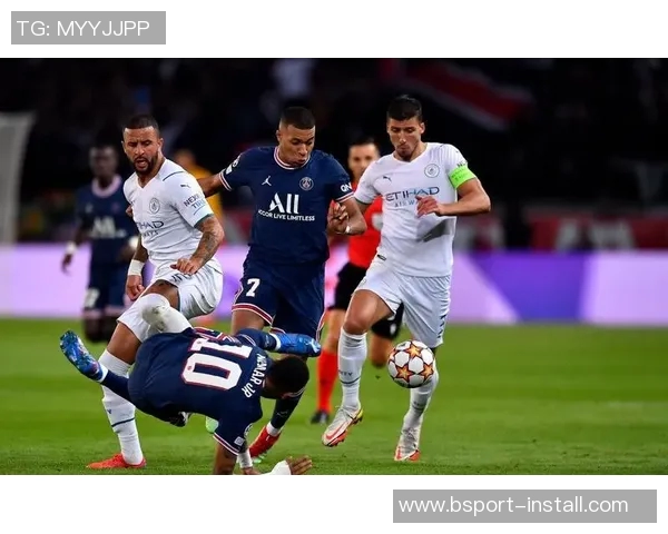 国王杯激战利物浦与巴黎圣日耳曼战成平局精彩瞬间引发全场热烈反响