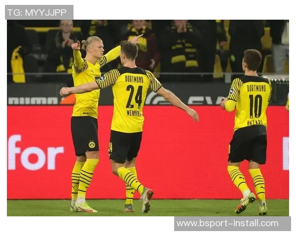 德甲焦点战多特蒙德与尤文图斯战平0-0绝杀瞬间引发全场热议 德甲焦点战多特蒙德与尤文图斯战平0-0绝杀瞬间引发全场热议