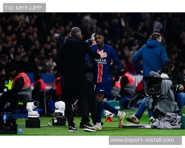 西甲大战平局收场巴黎圣日耳曼与曼联的较量引发热议与反思