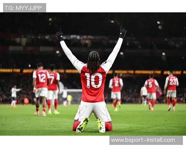 德甲精彩对决那不勒斯逆转阿森纳帽子戏法引爆全场热情