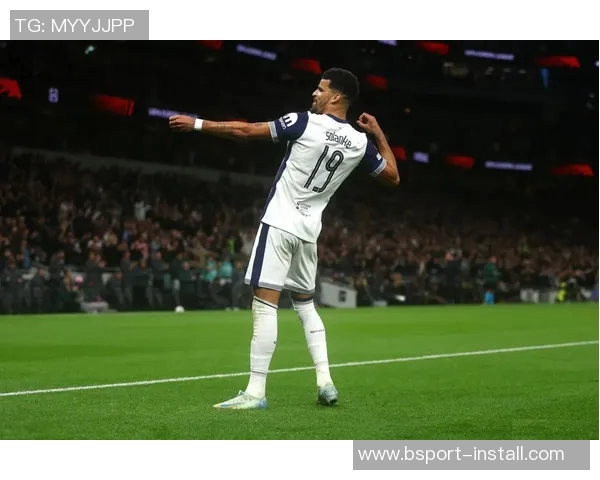 欧联杯热刺逆转里昂红牌事件引发全场热议与争议 欧联杯热刺逆转里昂红牌事件引发全场热议与争议